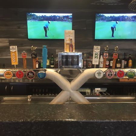 The Cobb Hotel 파머스턴노스 외부 사진